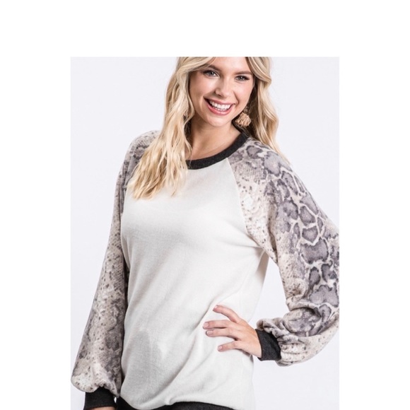 ANIMAL PRINTED LOUNGEWEAR SET NWT - Picture 6 of 11